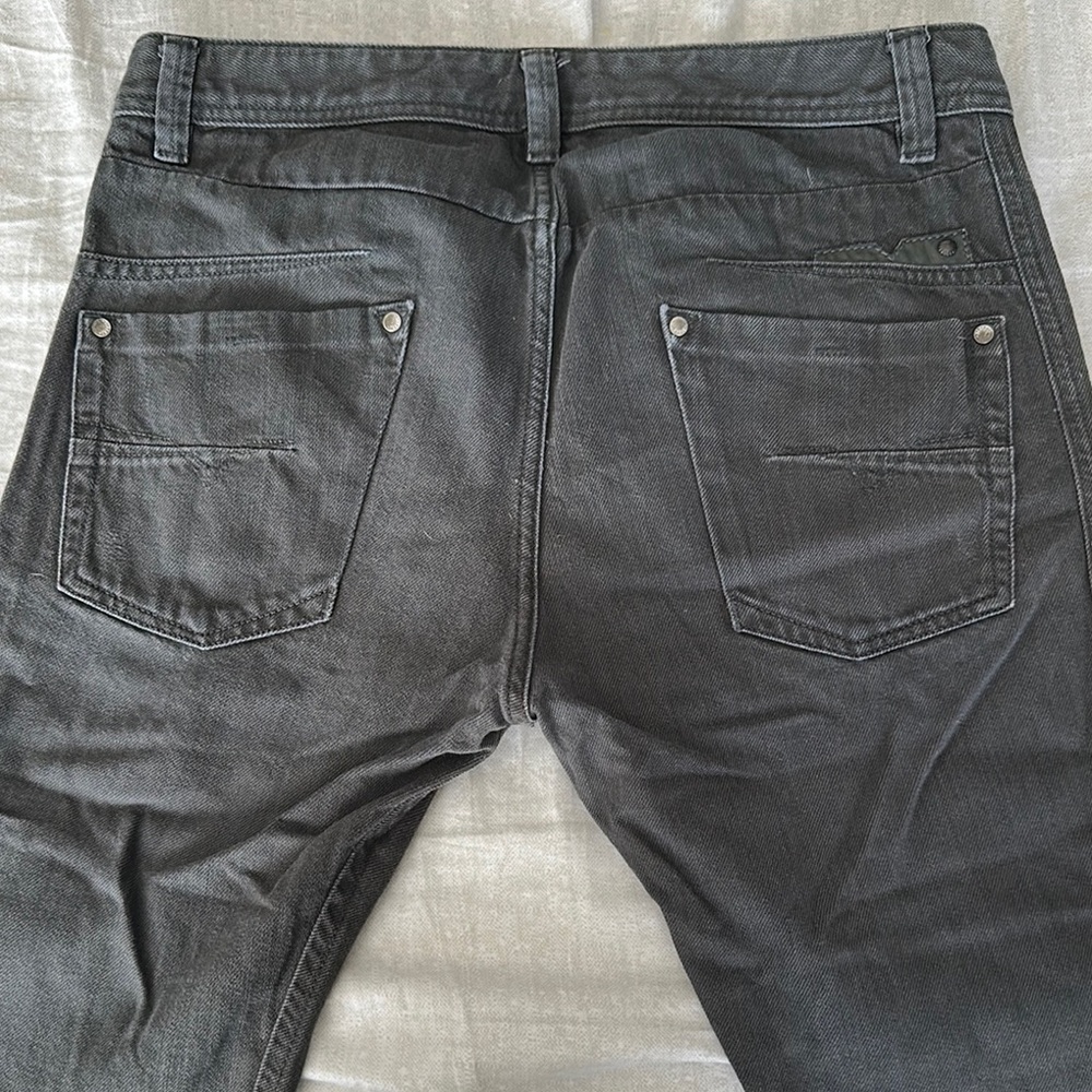 Diesel Dark Grey Relaxed Fit Jeans with Classic Style